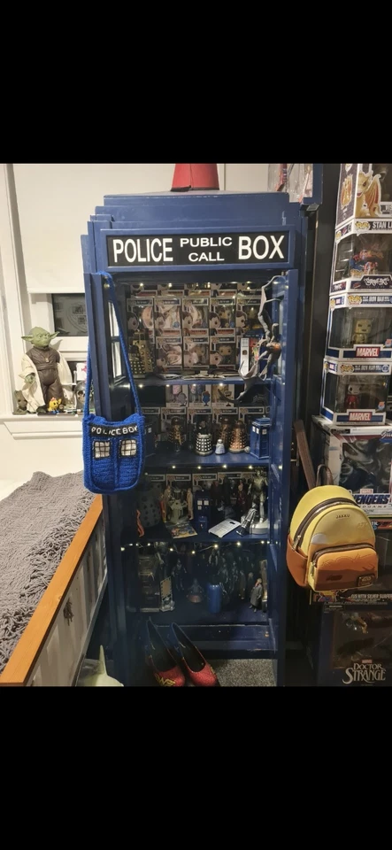 Tardis With Interior Shelving Doctor Who - Image 4 of 4