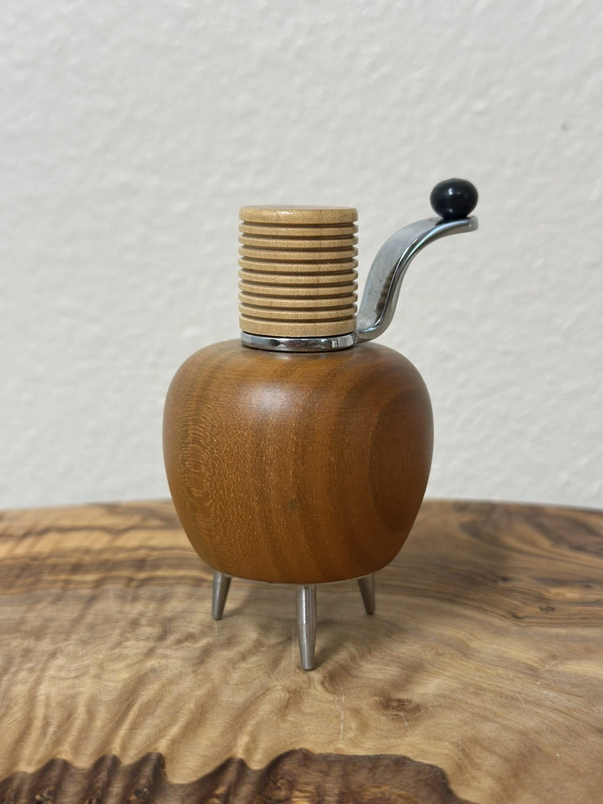 🇮🇹🇮🇹🇮🇹 Vintage Alessi Twergi Pepper Mill/Grinder Italy Apple Wooden