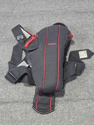 Vintage BabyBjorn Baby Front Carrier 026164 Black Red Infant Toddler 8-26 Lb