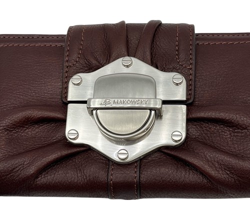 Cartera plegable de cuero marrón B. Makowsky cierre a presión forro con cremallera ranuras para tarjetas - Imagen 3 de 7