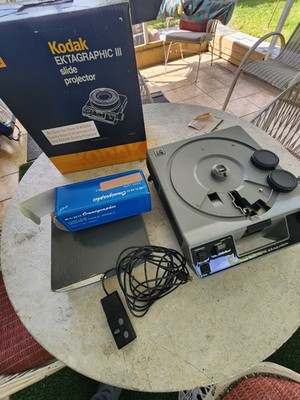 Kodak Ektagraphic III E Plus Slide Projector | With Box Great Condition