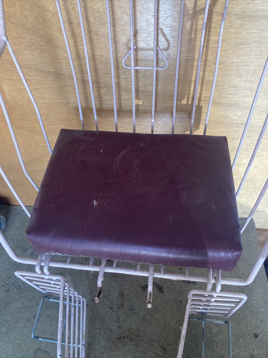 Ancien petit siège de vélo enfant en skaî pour porte-bagages Ancien petit siège de vélo enfant en skaî pour porte-bagages