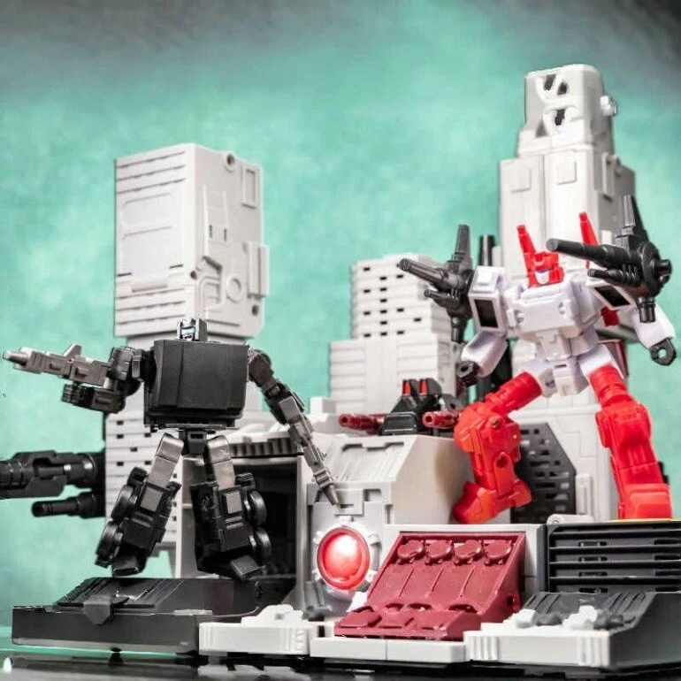 Yc001-A Scamper Six-Gun Metroplex G1 Mini Transformable toys model action figure - Image 2 of 4