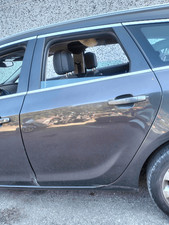 13301546 Porta post. SX OPEL ASTRA (P10) 1.4 T (103Kw) GPL Tech Sw 5p/b-g/1364cc