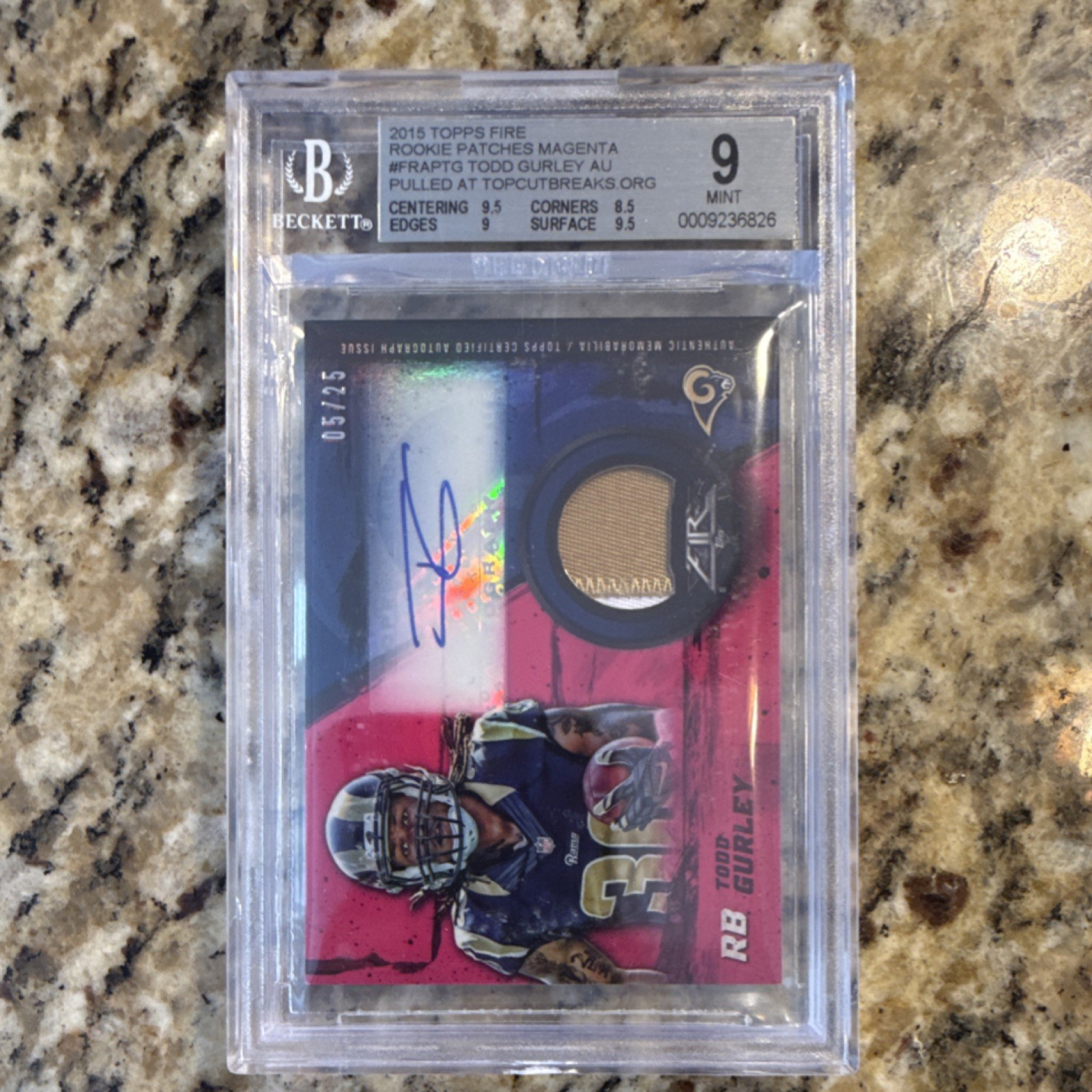 Todd Gurley Topps Fire Rookie Autograph Patches #TG Magenta