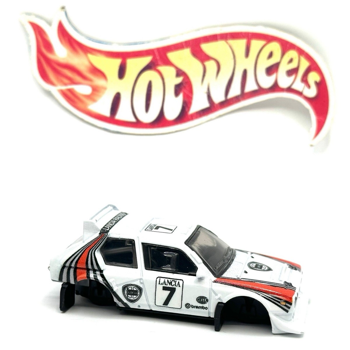 価格改定！Lancia Delta S4 ミニカー 1995モデル Loose Hot Wheels Premium Lancia Delta S4 (white) - *DONOR BODY-NO