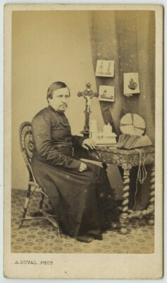 CDV 1860-70. Missionar in Indien? Siehe Modell auf dem Tisch. Religiös.