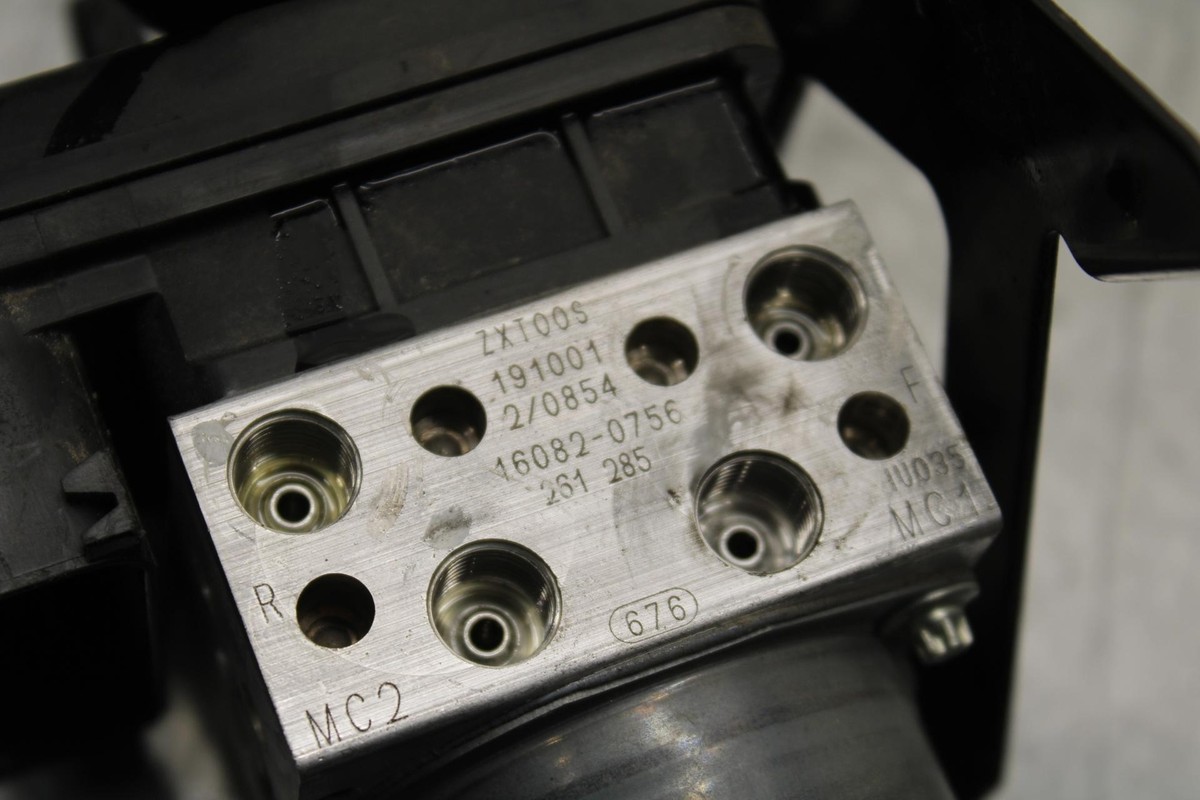 16-20 KAWASAKI ZX10R ABS PUMP UNIT MODULE BB591 | eBay