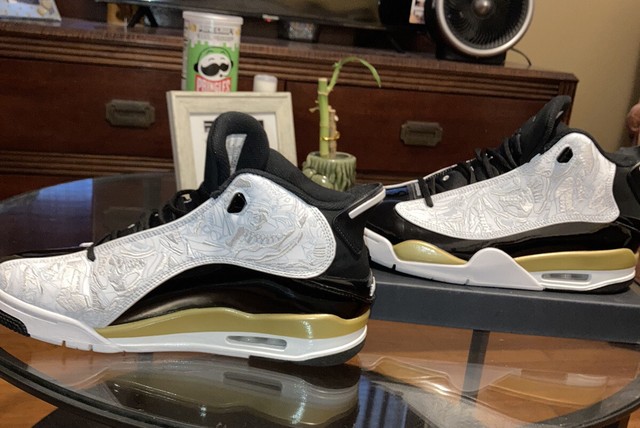 Size 9.5 - Jordan Dub Zero Metallic 