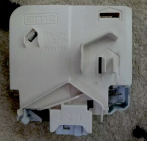 Türverriegelung Waschmaschine Bosch, Type 881