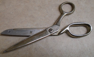 VINTAGE RADIANT GOLDEN AGE RUSTLESS SCISSORS BY RICHARDS OF SHEFFIELD ENGLAND