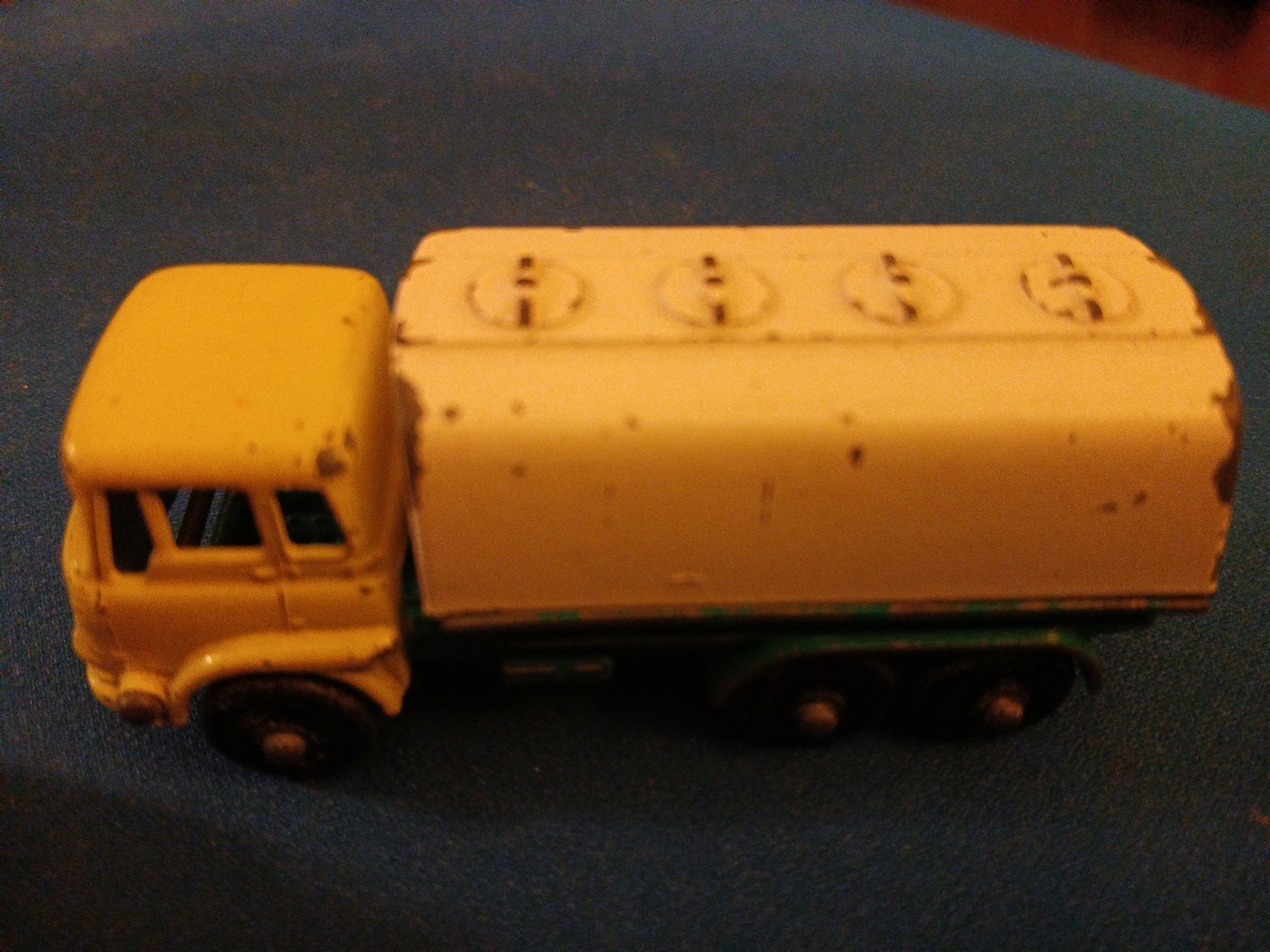 Picture 2 of 5