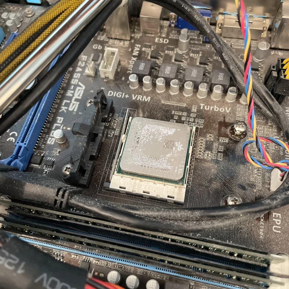 Silverstone ML03 PC Estuche DVD Fuente de alimentación USB Placa madre RAM sin probar Foto 4 de 4