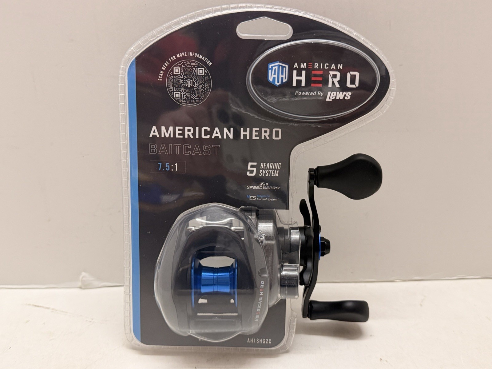 LEWS American Hero Baitcaster RH Fishing Reel 7.5:1 AH1SHG2C
