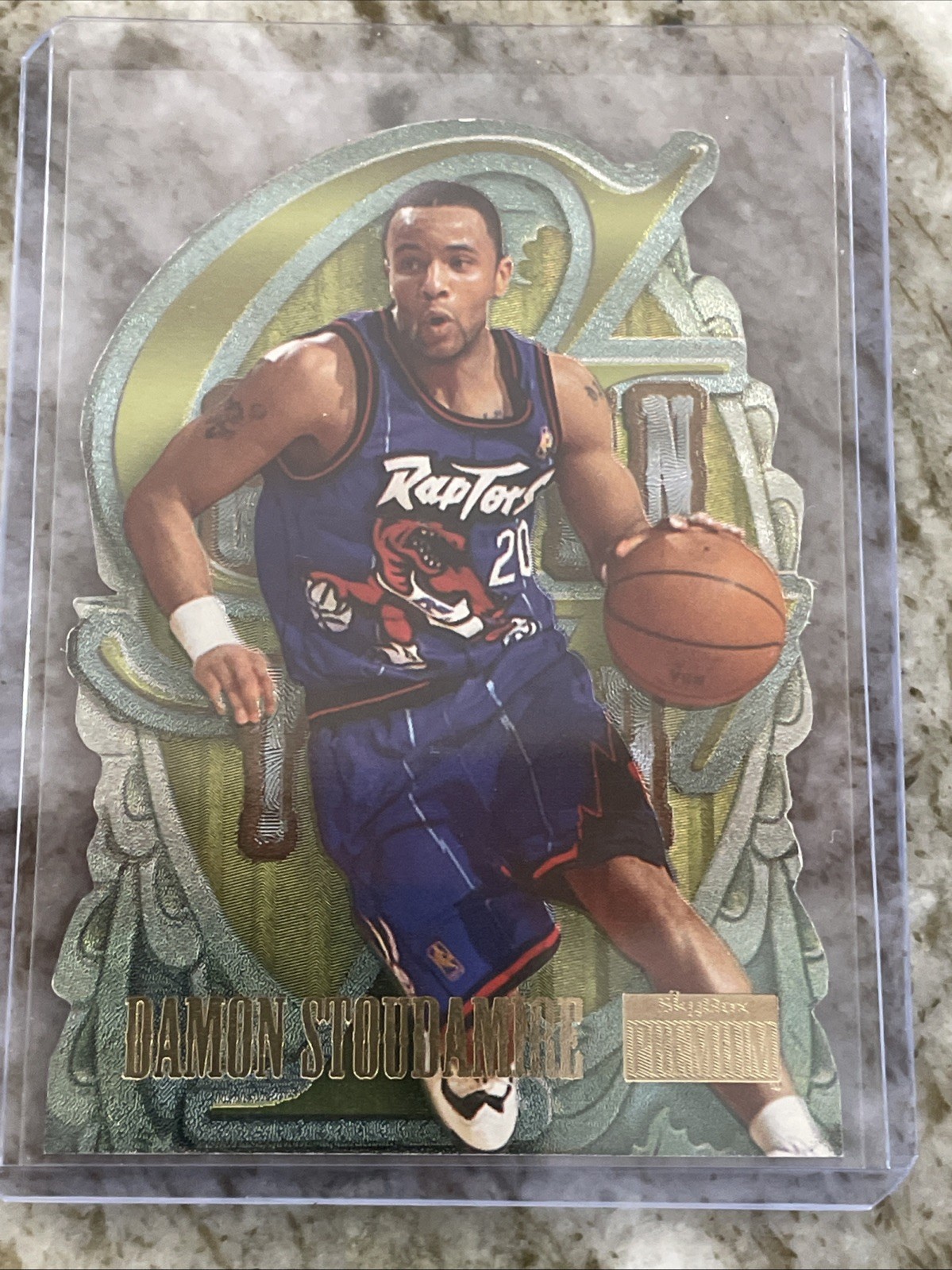 1996-97 Skybox Premium - Golden Touch Damon Stoudamire #10