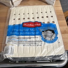 63 . Vintage Rubbermaid Protector Mat 10.7 x 12.7 No 1291 Beige 2000 NOS