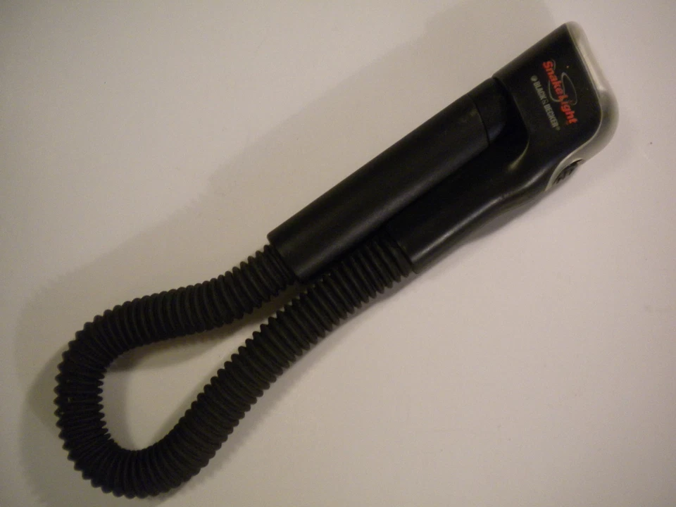 Luz Serpiente Black And Decker SLB1 Tipo 1 o VP250 Tipo 1 Probada Foto 2 de 4