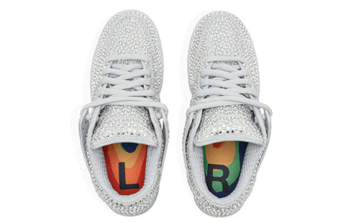 Size 7 - Nike Cactus Plant Flea Market x Swarovski x Dunk Size 7 - Nike Cactus Plant Flea Market x Swarovski x Dunk