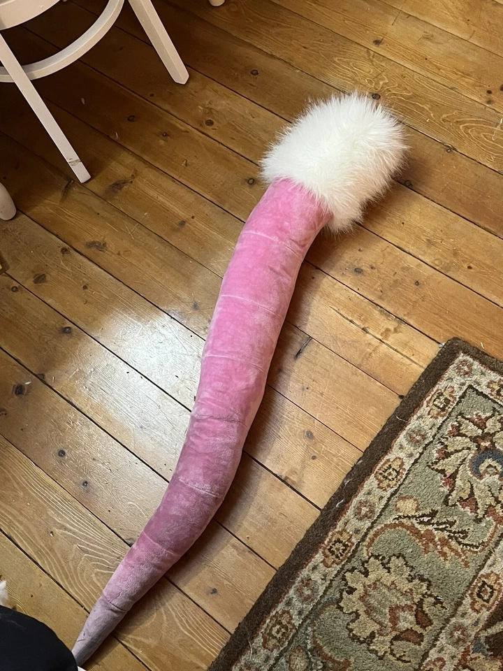 Cauda e patas de roedor à venda, rosa, branco, 4 pés de comprimento, pouco usado! - Imagem 2 de 4