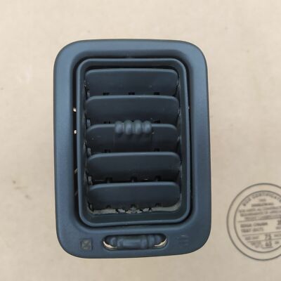 OEM Right Passenger Air Vent – Fits 99–06 Silverado, Sierra, Tahoe, Suburban, Yukon, Avalanche (Light Gray)