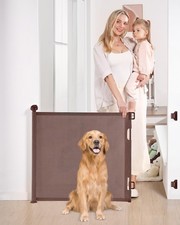 LIKZEST RETRACTABLE BABY GATE, 33" TALL, EXTENDS UP TO 55" WIDE BROWN