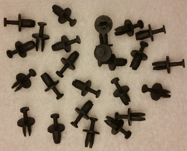 5676PK BLACK NYLON RADIATOR PUSH TYPE RETAINERS CLIPS FOR GM 14071289
