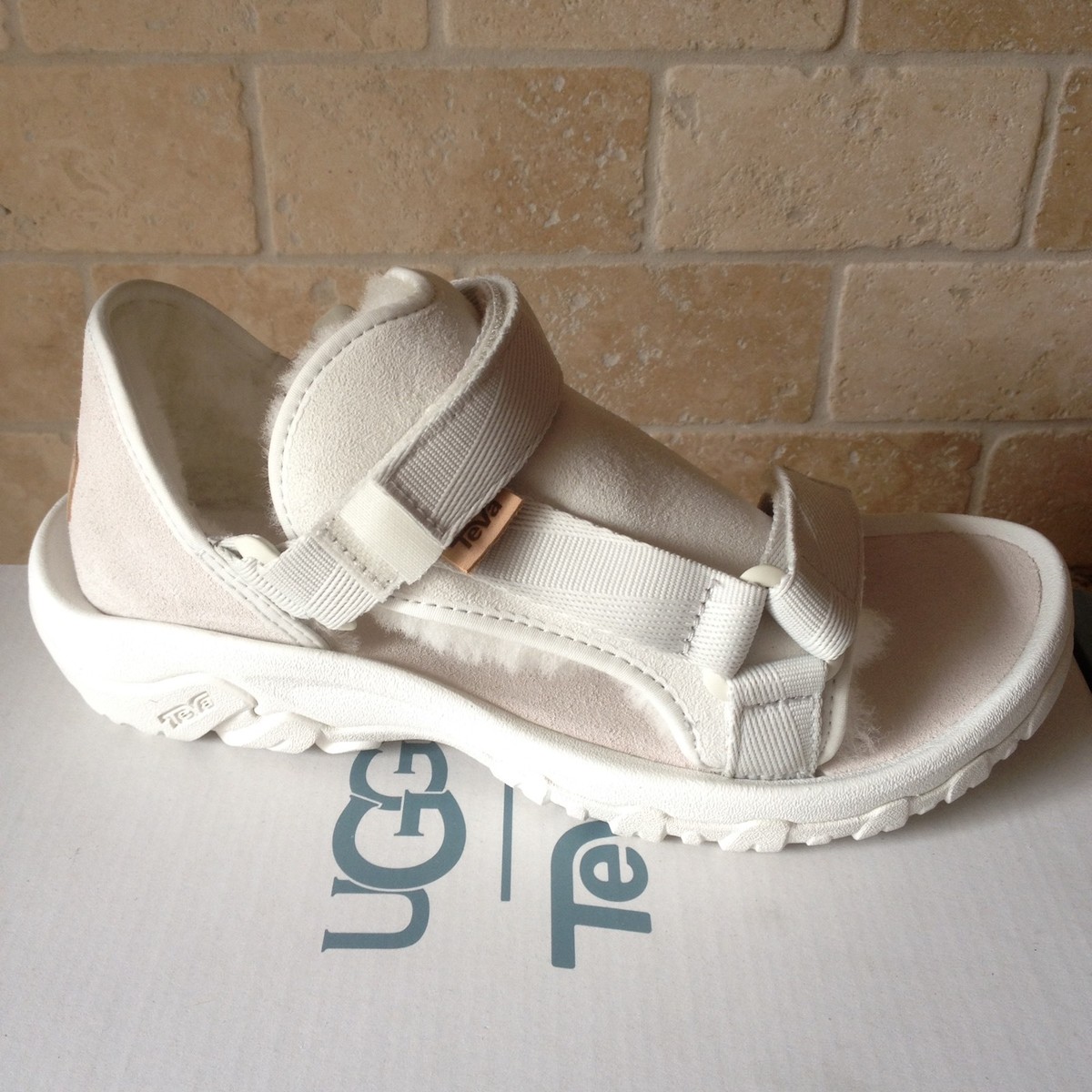 TEVA UGG COLLAB WHITE SHEEPSKIN STRAPPY SANDALS MENS WOMENS