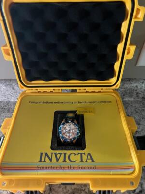 Invicta Pro Diver Model 18221 w/Case & Original Papers
