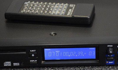 TASCAM CD-01U RACK MOUNT CD PLAYER WITH REMOTE CONTROL CD01U