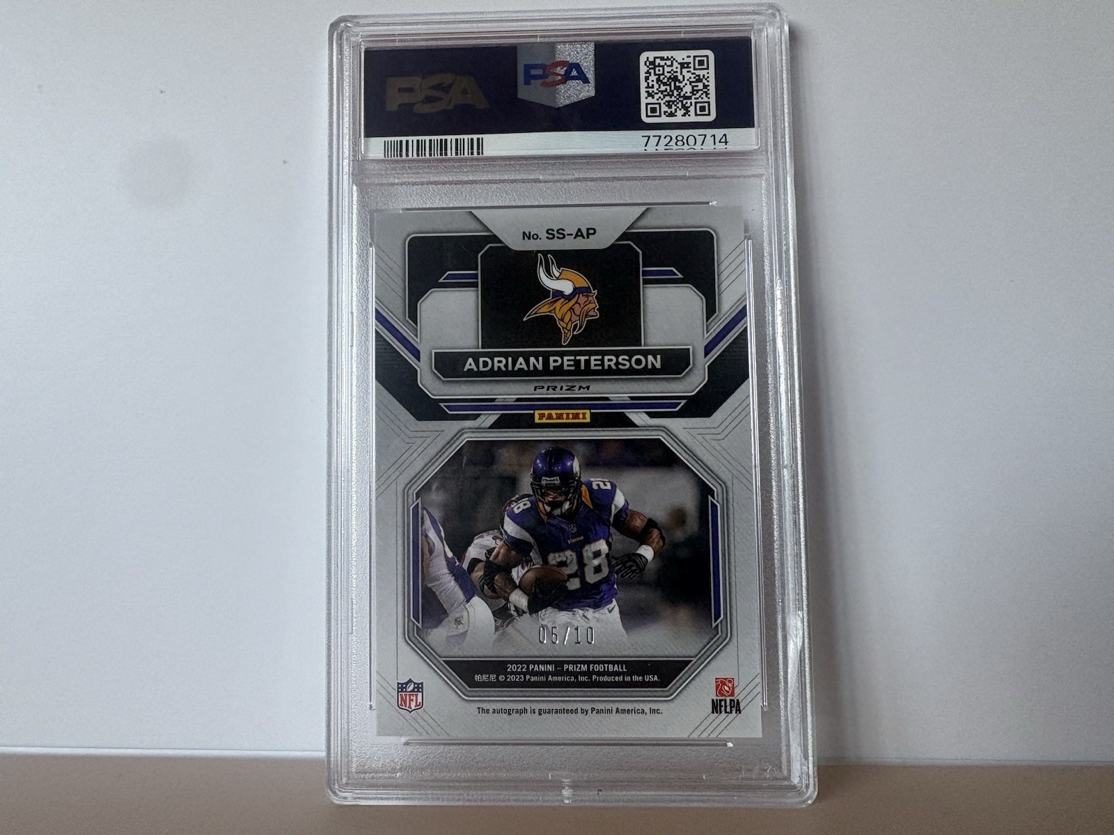 Adrian Peterson /10 - 2022 Panini Prizm - Sensational Signatures Gold Auto PSA 9 view 4