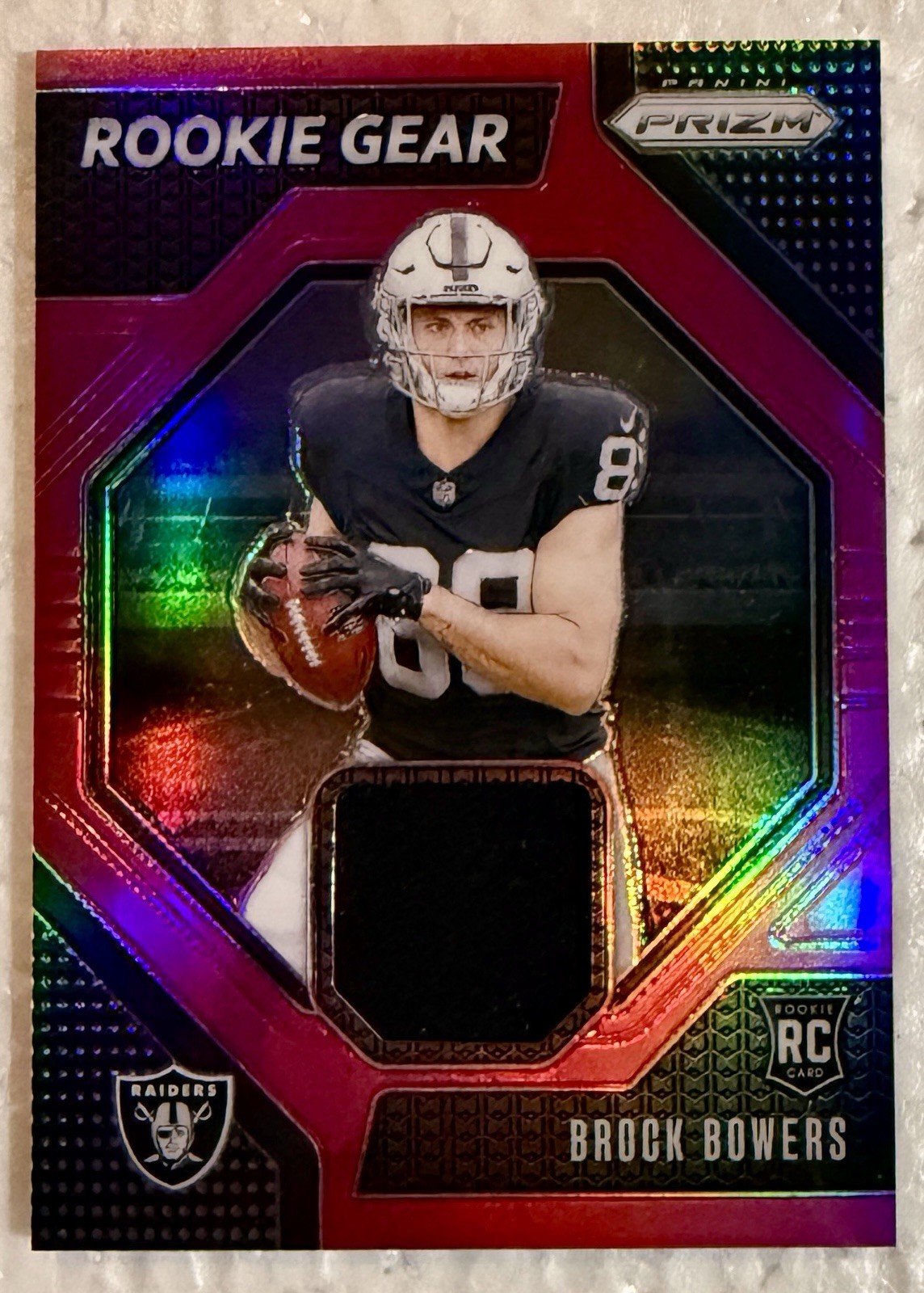 2024 Panini Prizm NFL #RG-BBS Brock Bowers (RC) Rookie Gear Pink Prizm Raiders