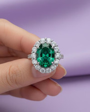 Natural Emerald &Diamond Oval Cut solid 18K White gold Luxurious Engagement Ring