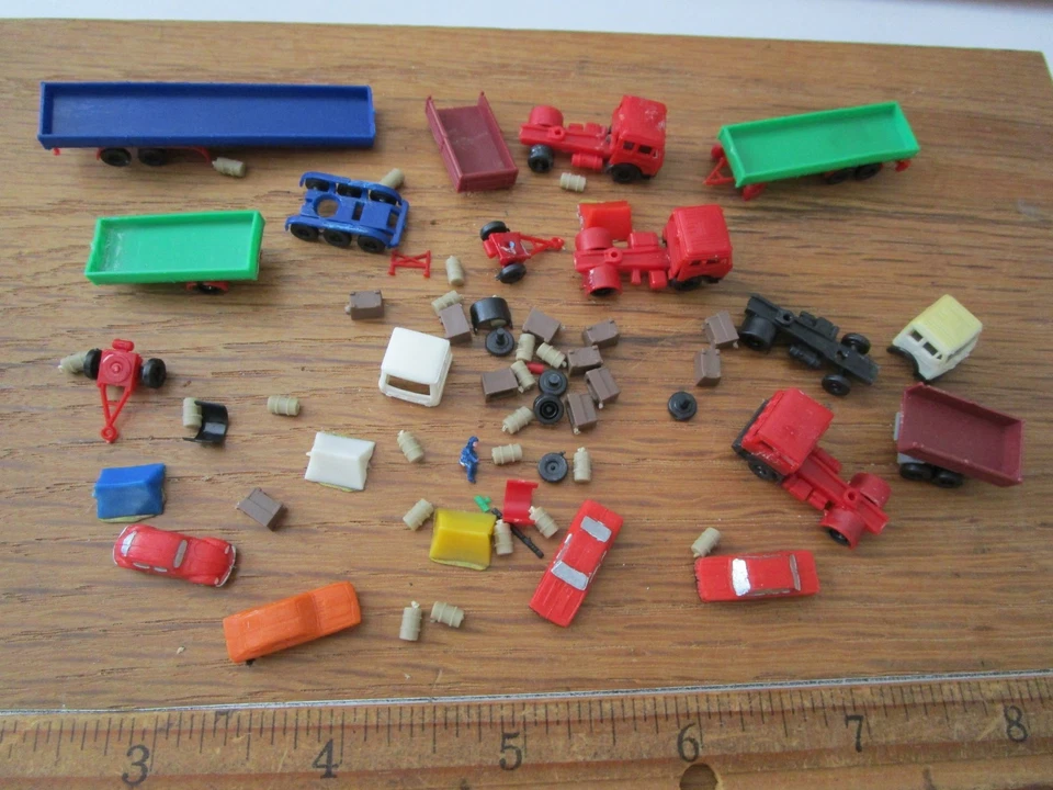 Huge Lot of Z Scale 1/220 Trucks Trailers Cars Vehicles Loads For Train Layout - Image 4 of 4