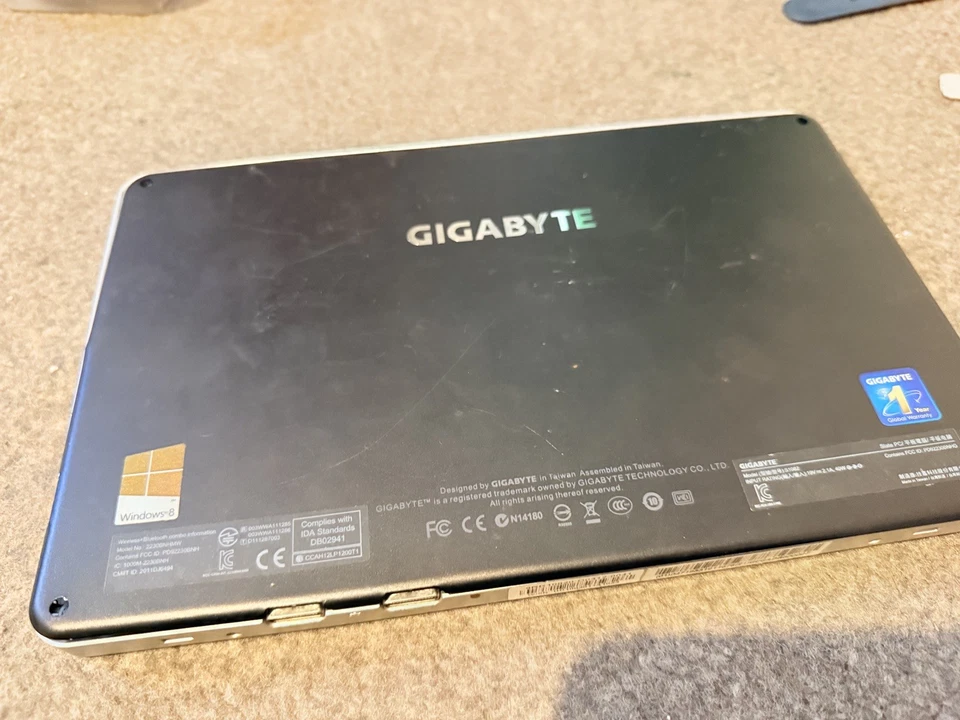 Job Lot 5x Apple, Gigabyte, Amazon, Sony Tablets – spears or repair - Image 2 of 4