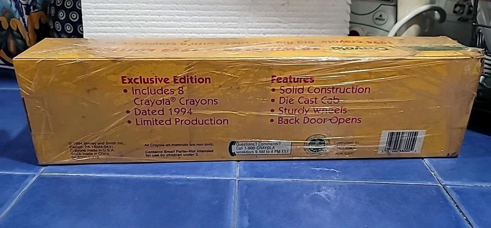 Vintage 1994 Crayola Big Rig Semi 18 Wheeler With Crayons Never Removed From Box - Image 3 of 4