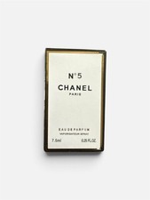 Chanel No. 5 Eau de Parfum Vaporisateur Spray...