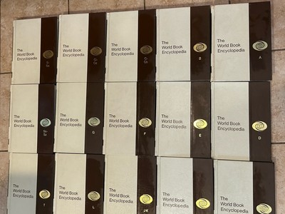 まとめ3 冊 World Book Encyclopedia Set Of 22 1972 Gilded Tops Of Pages w