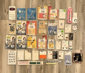 Huge Lot Of Vintage Buttons & Sewing Accessories Zipper Snaps Covers
