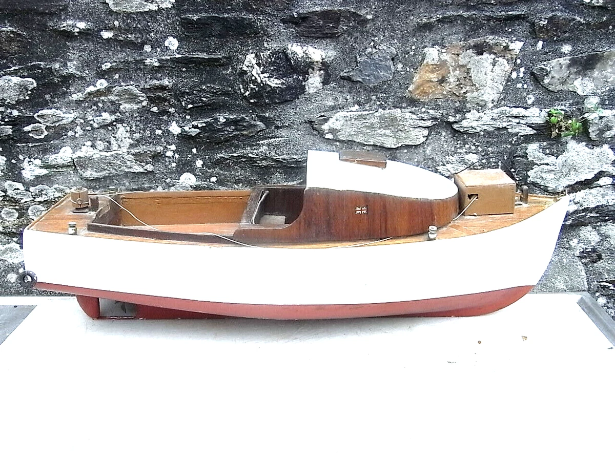 Maquette Bateau En Bois Riva Rivale – 84 Cm – Échelle 1/10 – Fait Main
