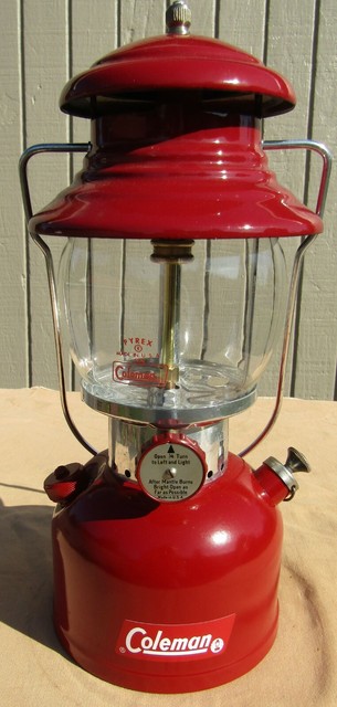 vintage coleman 200a lantern