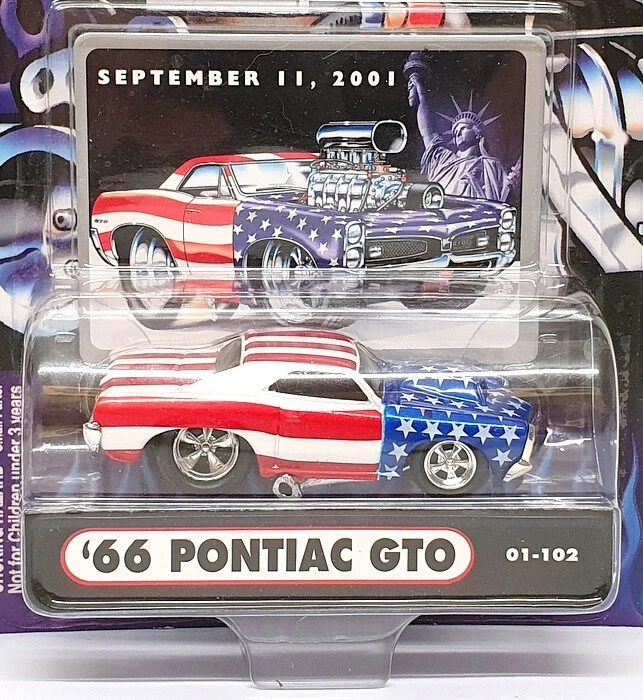 Muscle Machines 1/64 Scale 71151 01-102 - 1966 Pontiac GTO - Stars & Stripes - Image 4 of 4
