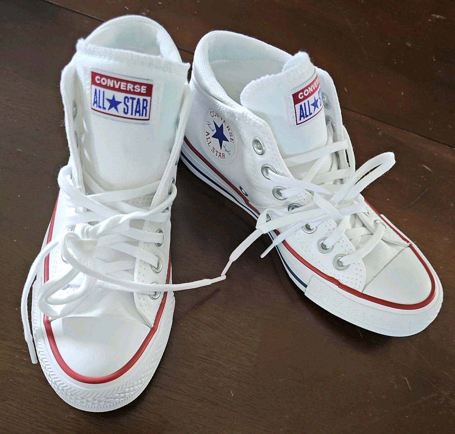 Converse Chuck Taylor Madison Women’s Mid Top Canvas Sneakers Size 6 White Shoes Converse Chuck Taylor Madison Women’s Mid Top Canvas Sneakers Size 6 White Shoes