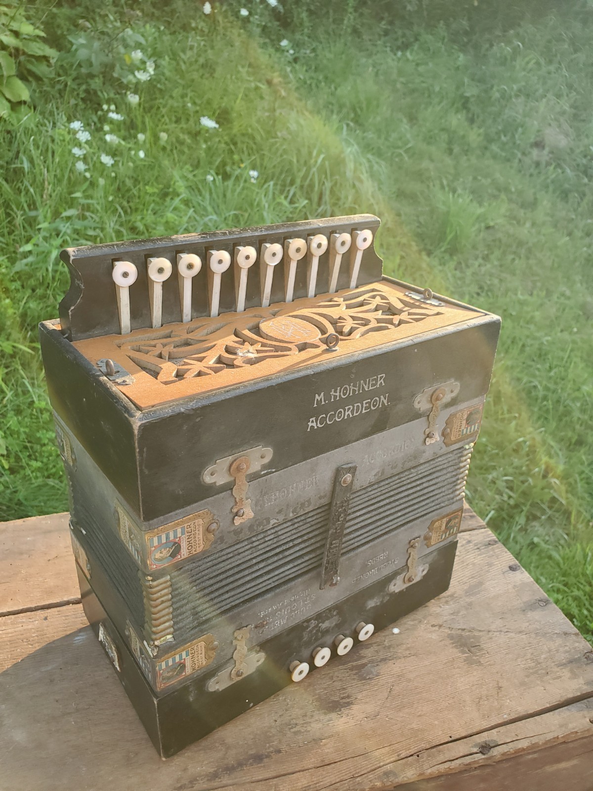 Antique 1910-20s M. HOHNER Accordeon Vintage Wood Button Box Steel Reeds GERMANY