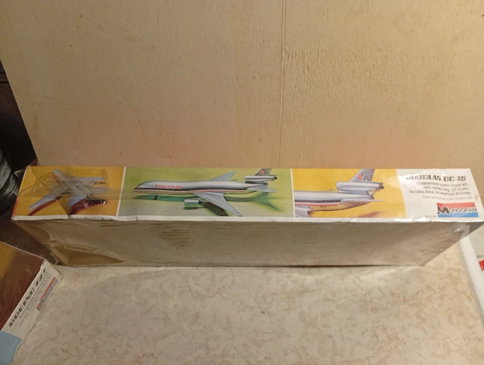 1:144 MONOGRAM DC10 AMERICAN AIRLINES  sealed - Immagine 2 di 2