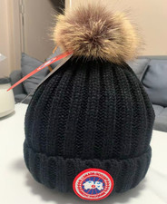 2026 CANADA GOOSE Couple's Knitted Hat for Winter Warmth and Versatile Matching