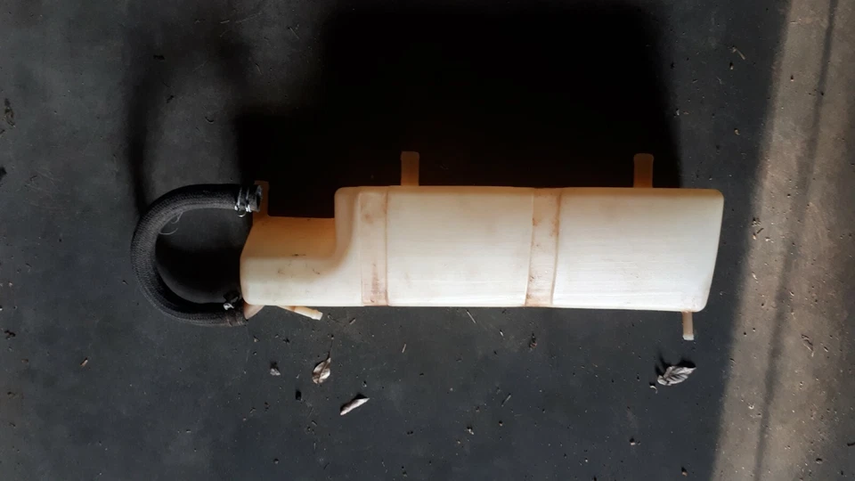 Tanque de evaporación de combustible Datsun 510 Wagon Foto 4 de 4