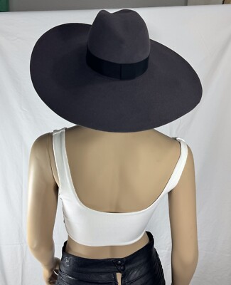 サンローランパリ　エディスリマン　フェルトハット 羽根付 サンローランパリ エディスリマン フェルトハット 羽根付