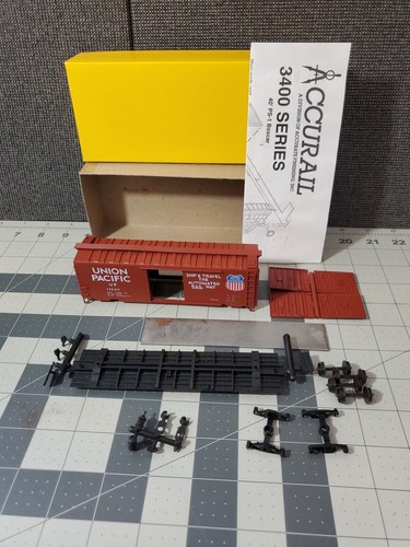 Coche de caja escala HO Accurail 40' Union Pacific rojo toscano, #126411 3412 sin construir | Zustand: Used