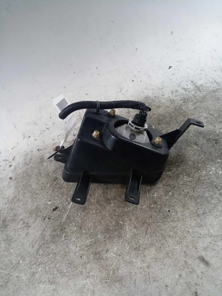 Used Driving Light fits: 2016 Gmc Yukon Fog-Driving Grade A - Image 2 of 4