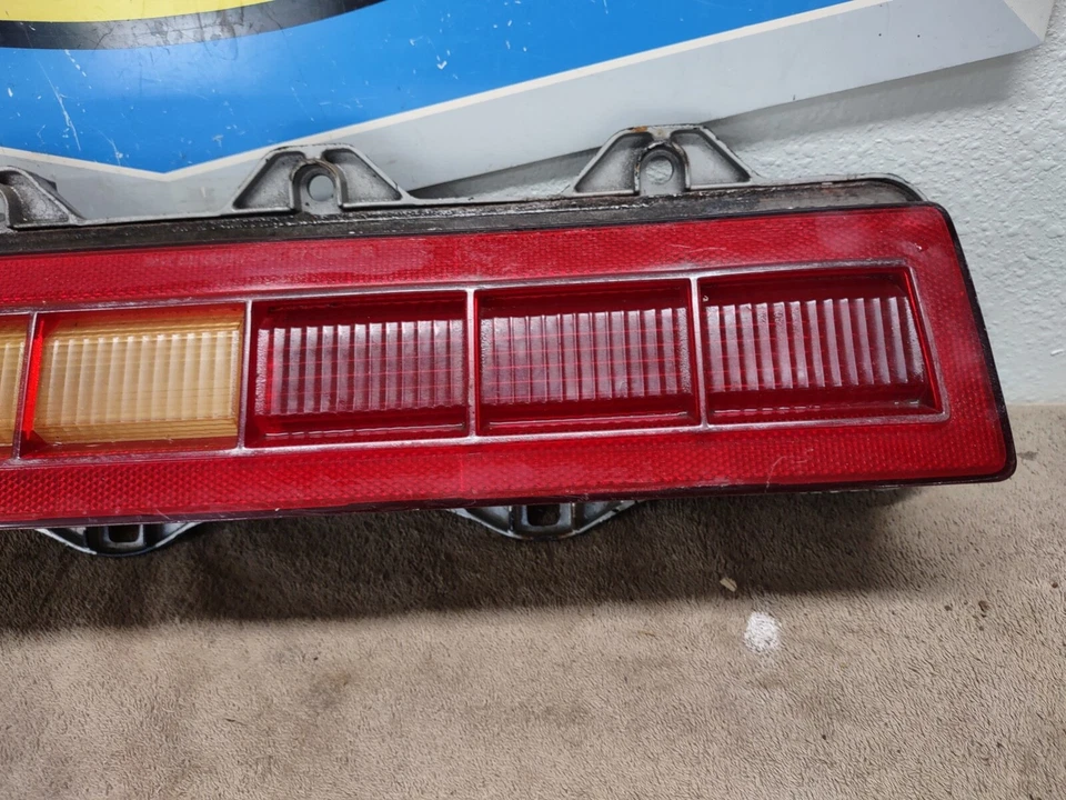 1977 CHEVELLE TAIL LIGHT RH RIGHT SIDE VERY NICE COND NO CRACKS GOOD COLOR - Image 4 of 4